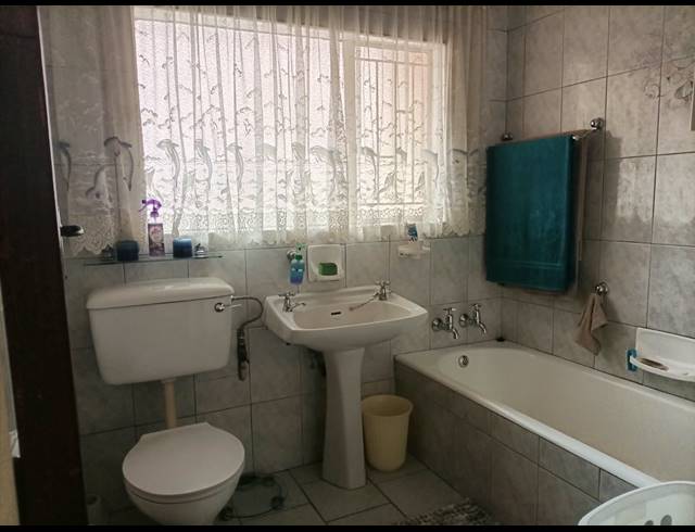 4 BEDROOM HOUSE FOR SALE IN NORKEM PARK